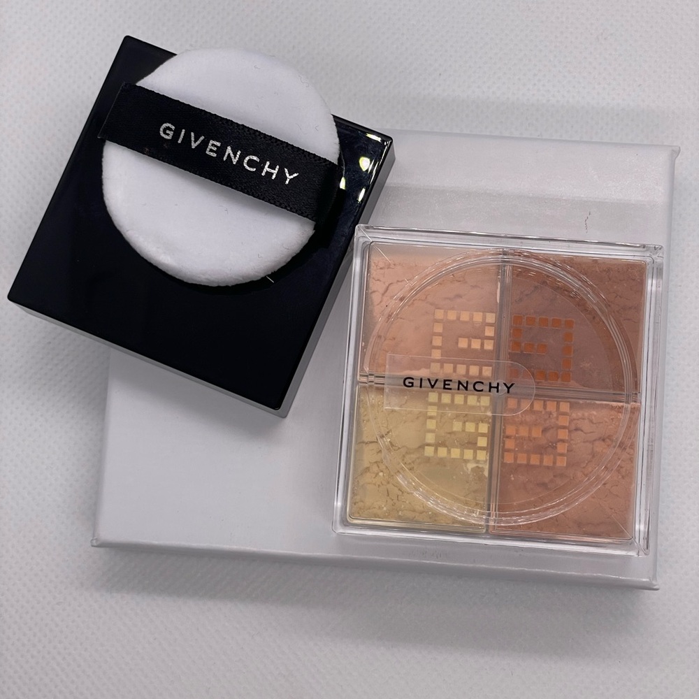 Givenchy Prisme Libre Loose Powder Quad with Puff shade 05 Muslin